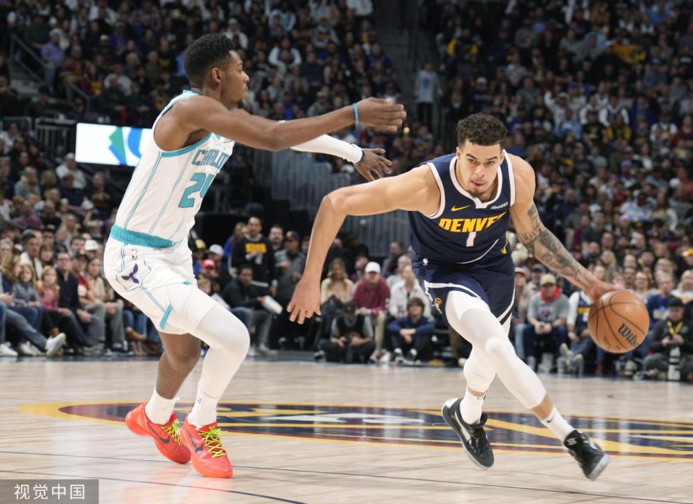 随着曼联的 随着曼联的